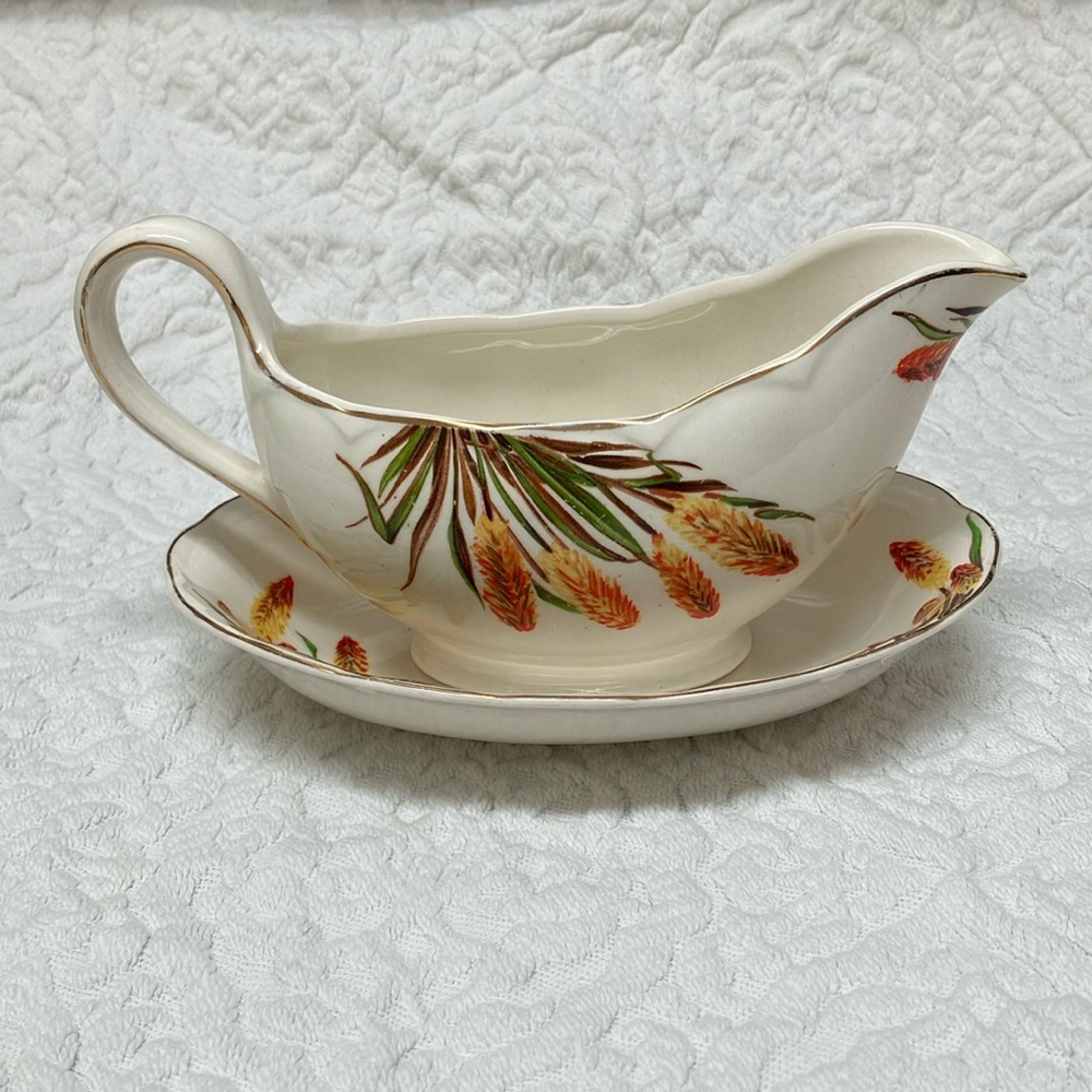 Grindley Creampetal Fire Poker 2 piece gravy boat and tray, vintage bone china